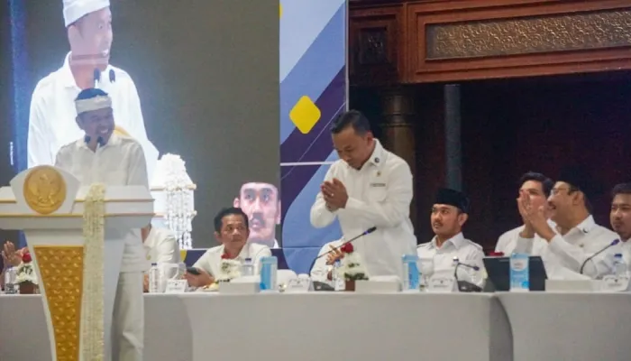 Deklarasi Jawa Barat Istimewa tersebut  menyatakan kesiapan Provinsi Jabar bersinergi dan bergotong royong demi mewujudkan desa dan kelurahan.