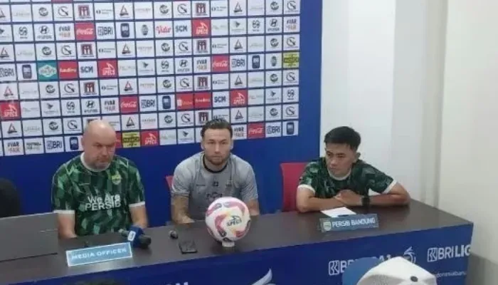 Persib Bandung bertekad meraih kemenangan saat menghadapi Malut United pada laga Pekan 31 Liga 1 2024-2025, Jumat (2/5/2025) malam.