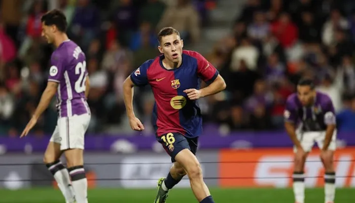 Barcelona semakin dekat dengan gelar juara La Liga Spanyol 2024-2025, setelah menekuk Real Valladolid 2-1, Minggu (4/5/2025) dini hari WIB. 