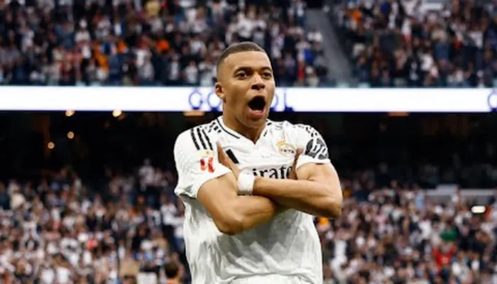 Madrid menempel ketat Barcelona dalam perebutan gelar juara La Liga Spanyol, setelah mengalahkan Celta Vigo, Minggu (4/5/2025) malam WIB. SELEBRASI: