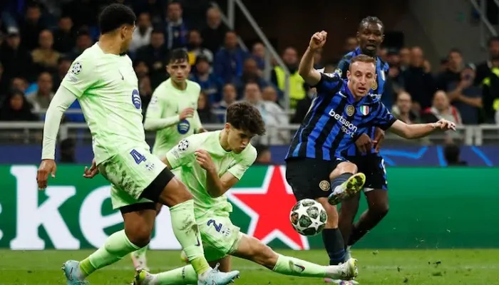 Inter Milan sukses melaju ke babak final Liga Champions Eropa 2024-2025, setelah di Semifinal menyingkirkan Barcelona dengan aggregat 7-6.