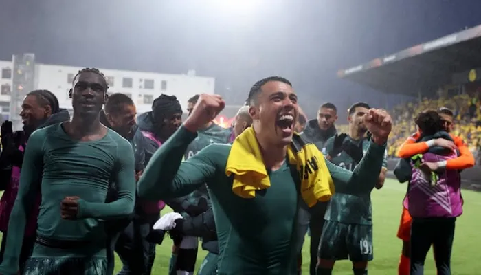 Laga final Europa League bakal mempertemukan 2 wakil Inggris, Manchester United kontra Tottenham, setelah menyingkirkan lawan-lawannya.