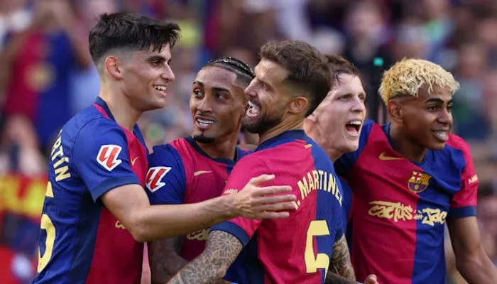 Barcelona selangkah lagi meraih trofi La Liga Spanyol, setelah pada laga Pekan 35 mengalahkan Real Madrid, Minggu (11/5/2025) malam. 