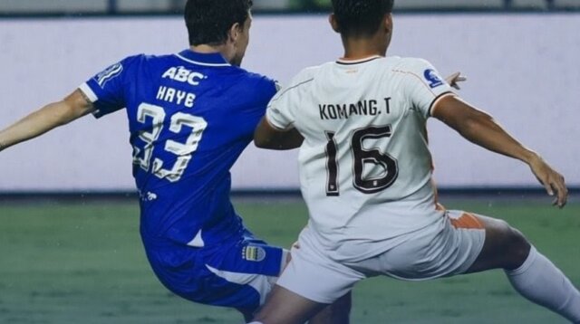Persib vs Persik Kediri ,Persib Bandung mengusung misi besar menjamu Persik Kediri pada pekan ke-25 Super League. Bermain di Stadion GBLA